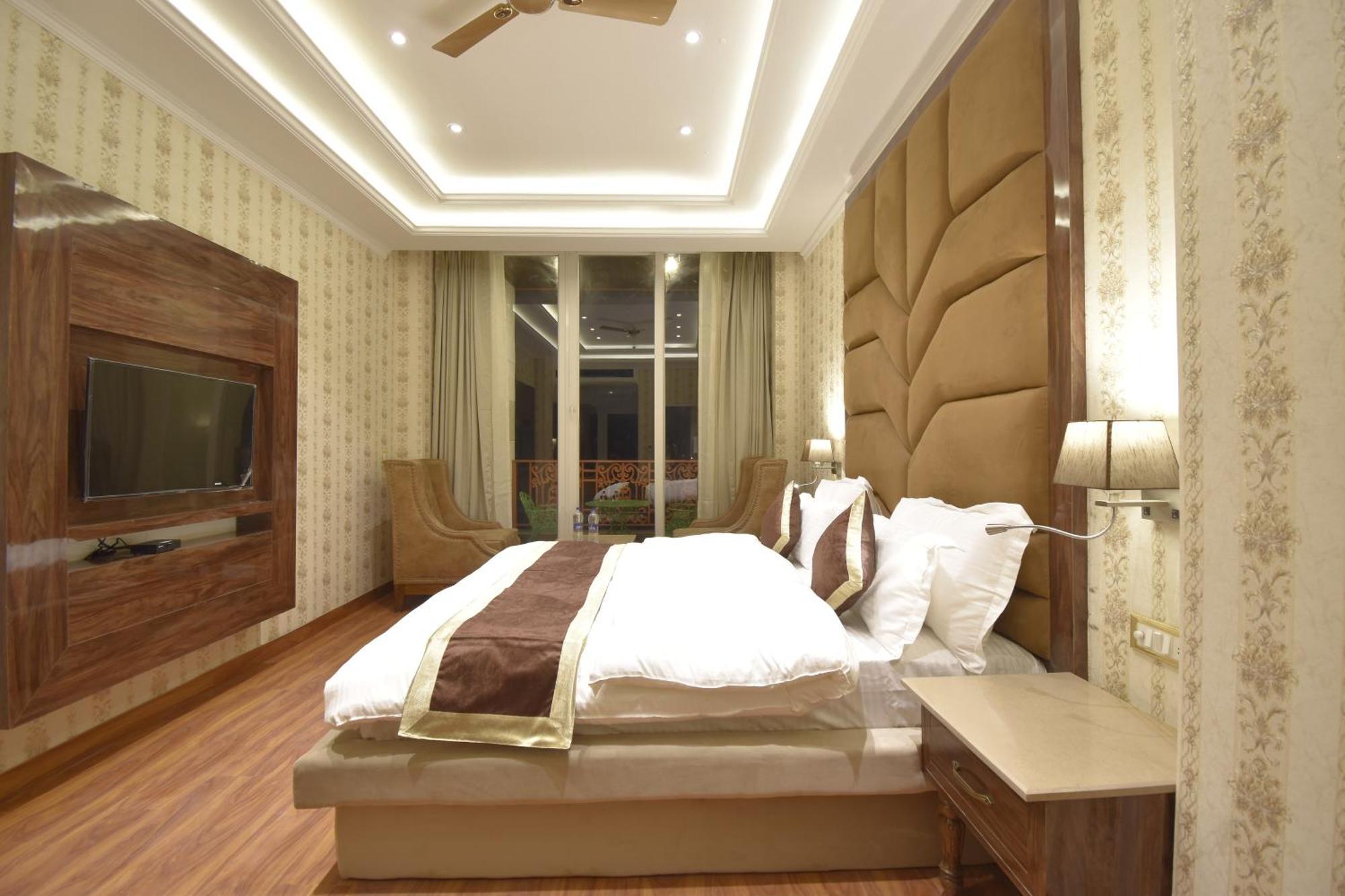 Grand Him Queen Ac Centralized Dharamshala Exterior foto