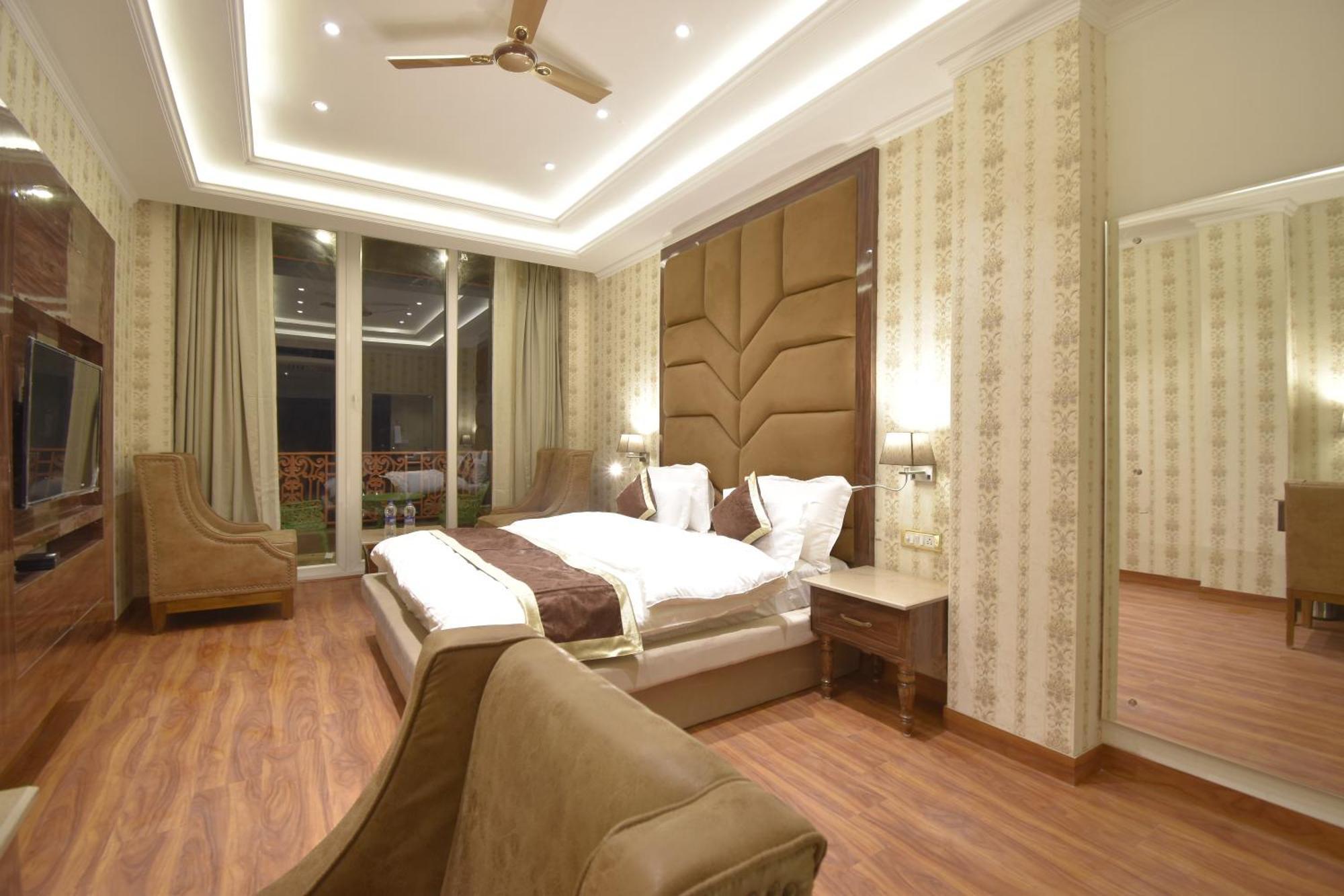 Grand Him Queen Ac Centralized Dharamshala Exterior foto